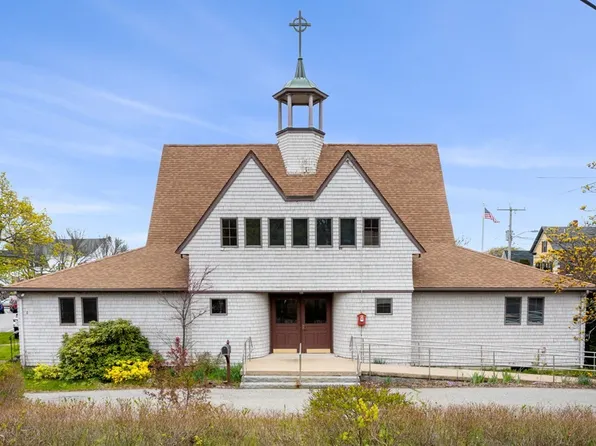 36 Broadway Ave, Rockport, MA 01966