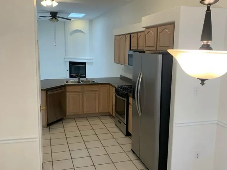 706 Indian Hollow Rd #B — Photo 6