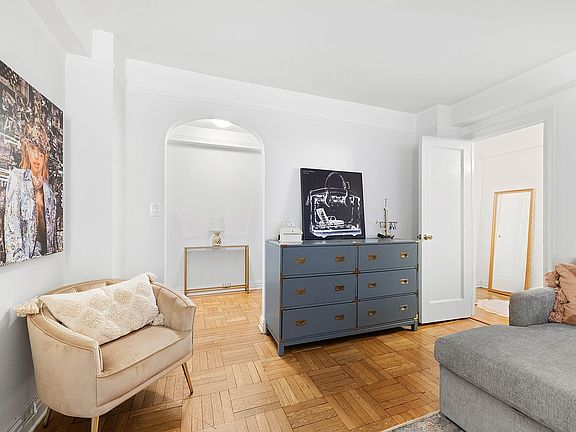2nd image of 235 E 73rd St APT 3G
