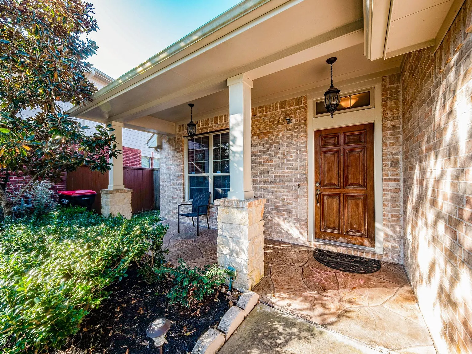 3 bed, 2.0 bath, 2283 sqft, $2,500 — Photo 3