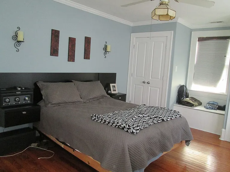 830 Shirley Ave — Photo 8