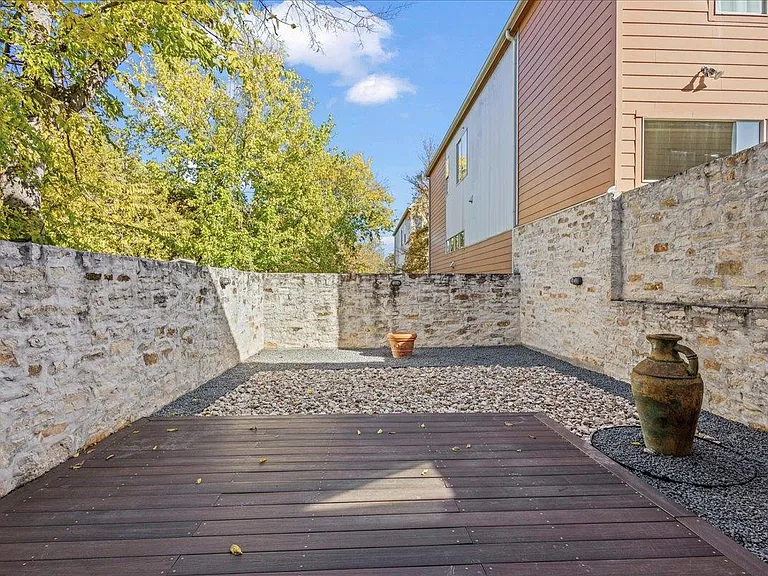 1601 Houston St #3 — Photo 6