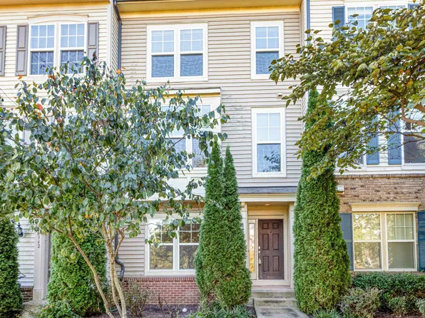 8940 Dahlgren Ridge Rd, Manassas, VA 20111