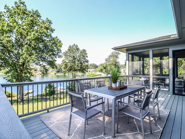 13 Kellogg Street, Brookfield, CT 06804