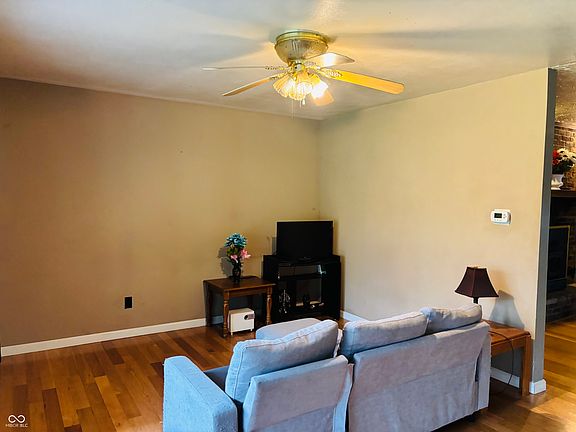 5th image of 875 W Malone Dr