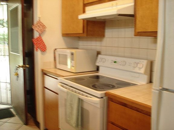 4th image of 13-3574 Alapai St