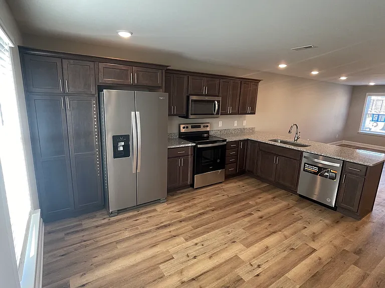 2205 Shady Ln NE #8 — Photo 6