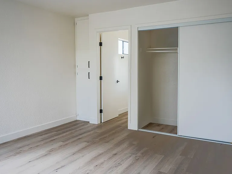 Sycamore Hills Village Apartments — Photo 20