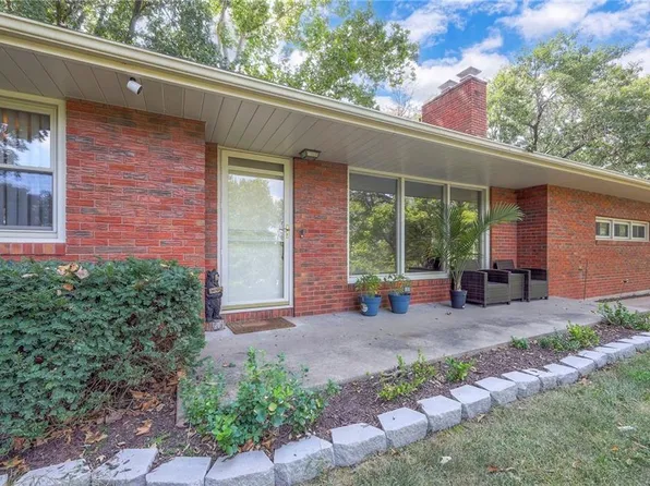 4036 Shrine Park Rd, Leavenworth, KS 66048