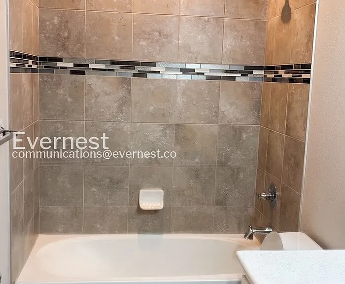 1689 Grand Ave #4 — Photo 13