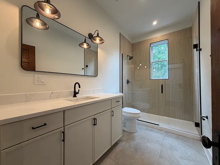 434 E 48th St #2 — Photo 3