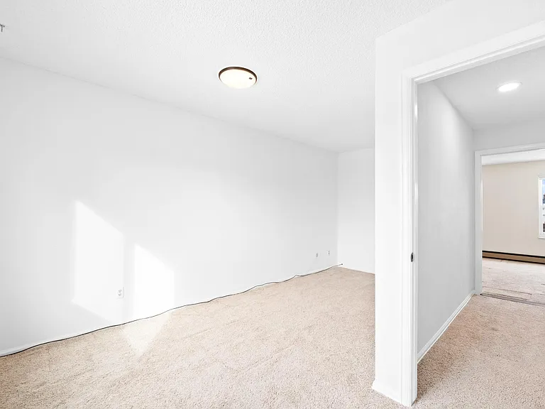 1009 S Lewiston Way — Photo 21