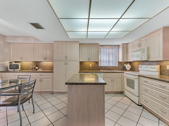 2nd image of 311 Wildwood Circle