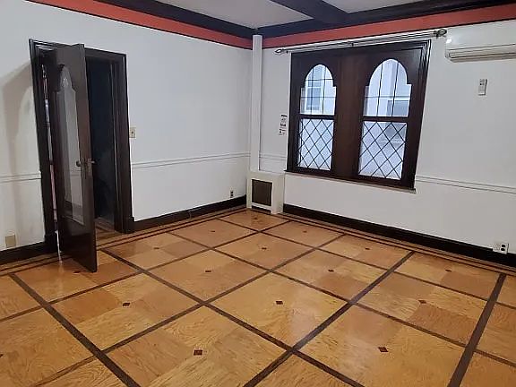 2nd image of 2051 36th St Floor 2