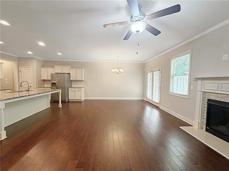 285 Holdings Dr — Photo 4