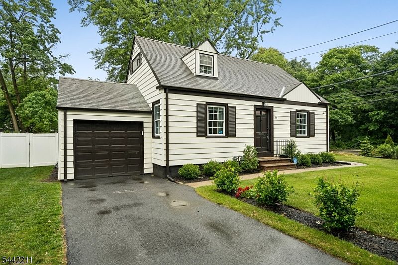 1st image of 24 Iris Rd