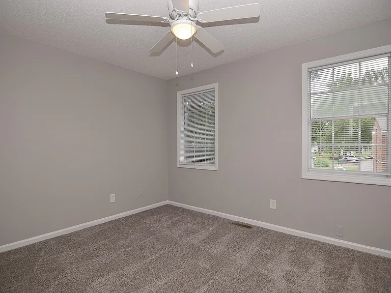 7655 Hunters Ridge Ln — Photo 8