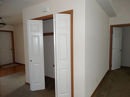 4th image of 1096 Landing Cir