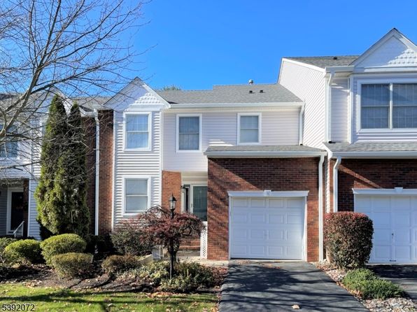 11 Magnolia Ln