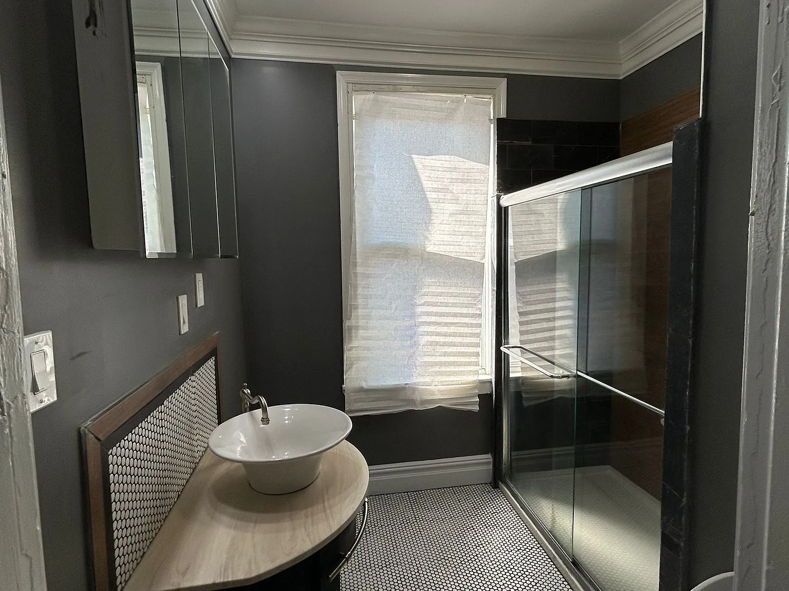 2 bed, $1,200 — Photo 1