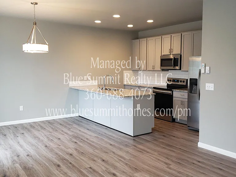 3116 Ponderosa St NE #B — Photo 2