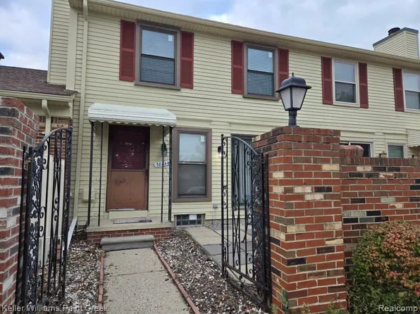 38844 Golfview Dr E, Clinton Township, MI 48038