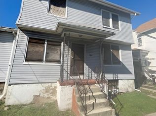 8 Simonson Pl, Staten Island, NY 10302