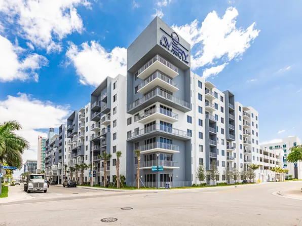 New Avery Pointe East, 120 N Compass Way #1B-1Ba-695Sqft, Dania, FL 33004