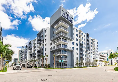 New Avery Pointe East Photo 1