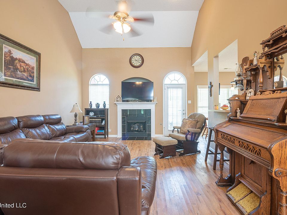 37 Suncrest Cv, Byhalia, MS 38611 MLS 4017416 Zillow