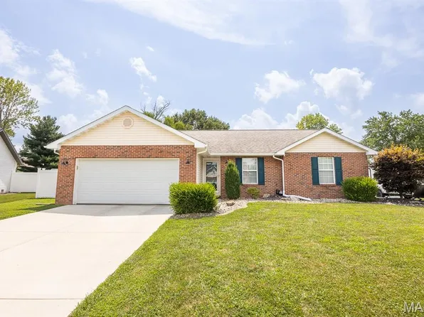 945 Dere Bere Dr, Mascoutah, IL 62258