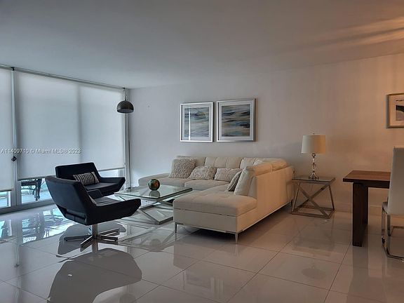 3rd image of 100 Bayview Dr APT 328