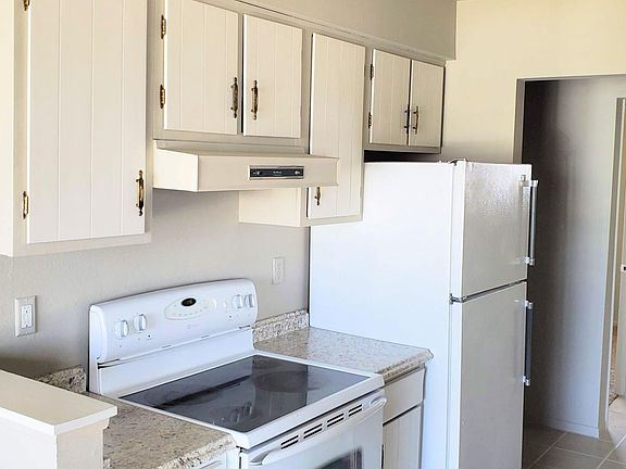 4th image of 3148 Desert View Ct Unit B