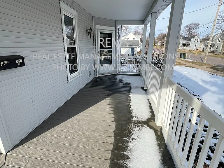 345 Laurel St #2 — Photo 8