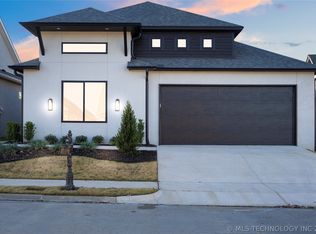 8406 S Phoenix Pl, Tulsa, OK 74132
