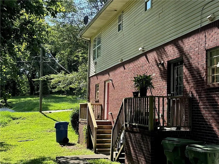 24 S Eugenia Pl NW — Photo 12