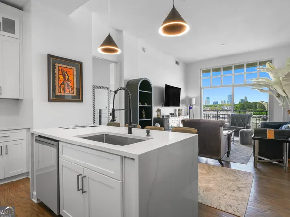 711 Cosmopolitan Dr #815, Atlanta, GA 30324