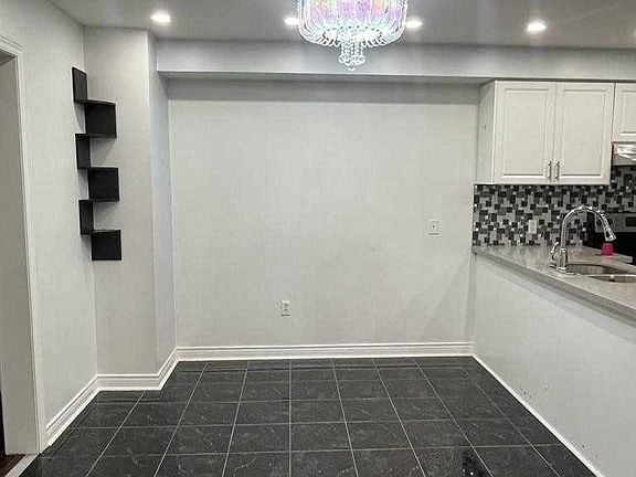 3rd image of 32 Dooley Cres