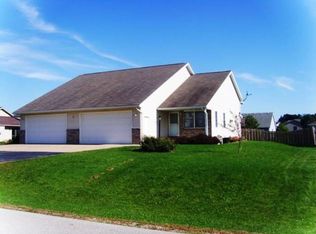 N1842 Lily Of The Valley Ct, Greenville, WI 54942