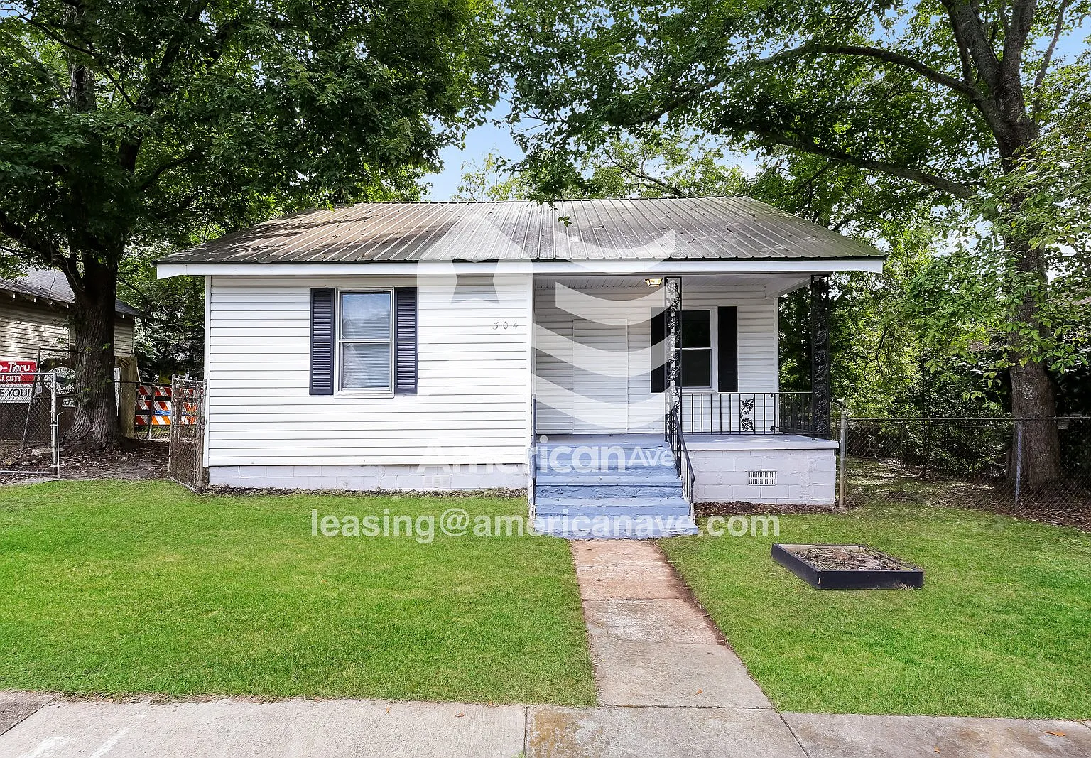 2 bed, 1.0 bath, 925 sqft, $1,325 — Photo 1
