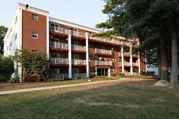 1st image of 46 Greentree Ln APT 12