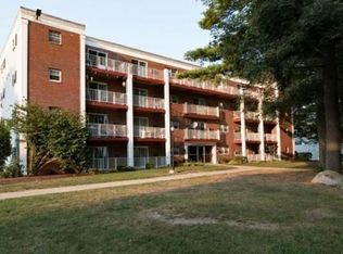 46 Greentree Ln APT 12, Weymouth, MA 02190