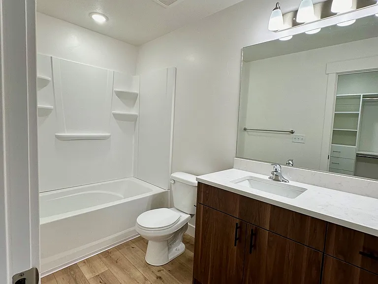 542 W 1150 N — Photo 10