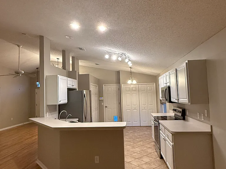 226 Tree Branch Ln — Photo 4