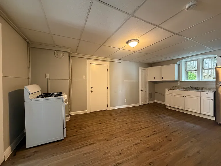 291 E Main St #2D — Photo 1
