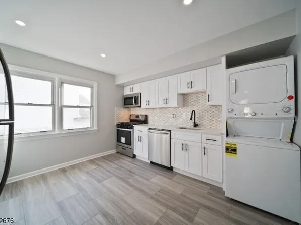 100 Westside Ave #2, Bergenfield, NJ 07621