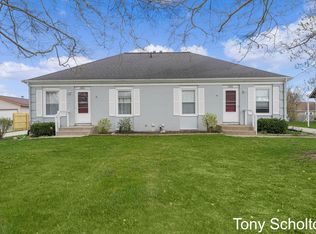 5884-86 Crestmoor Dr SE, Grand Rapids, MI 49508