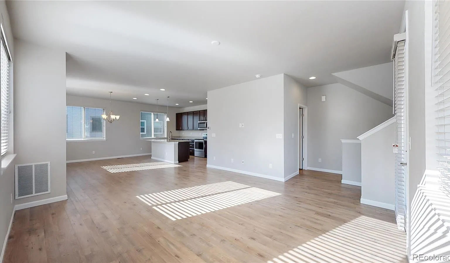 3 bed, 2.5 bath, 1815 sqft, $3,350 — Photo 4
