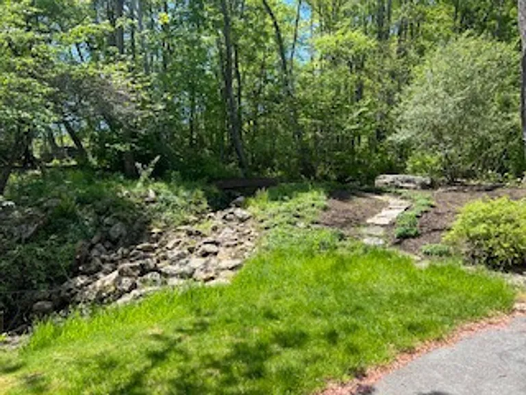 71 Hotel Ln — Photo 2