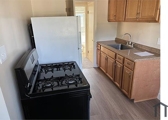 2nd image of 252 Race St APT 9
